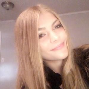 Meet your Posher, Kristen faith